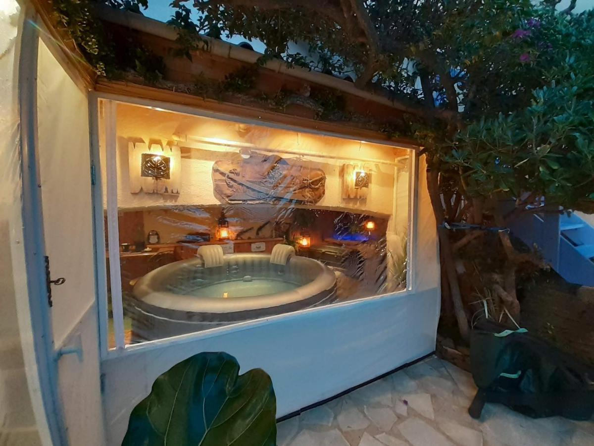 קבלייר-סור-מר Nouveau ! Chambre D'Hote Insolite Privee " Coeurs De Pirates A Bali En Provence" Spa Sauna Massages Dans Cadre Exotique D'Amenagements Exterieurs D'Exception Ete Comme Hiver Bienvenue !!! מראה חיצוני תמונה